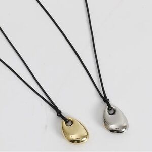 HIGH QUALITY STUNNIG STATEMENT ADJUSTABLE NECKLACE/ pendant